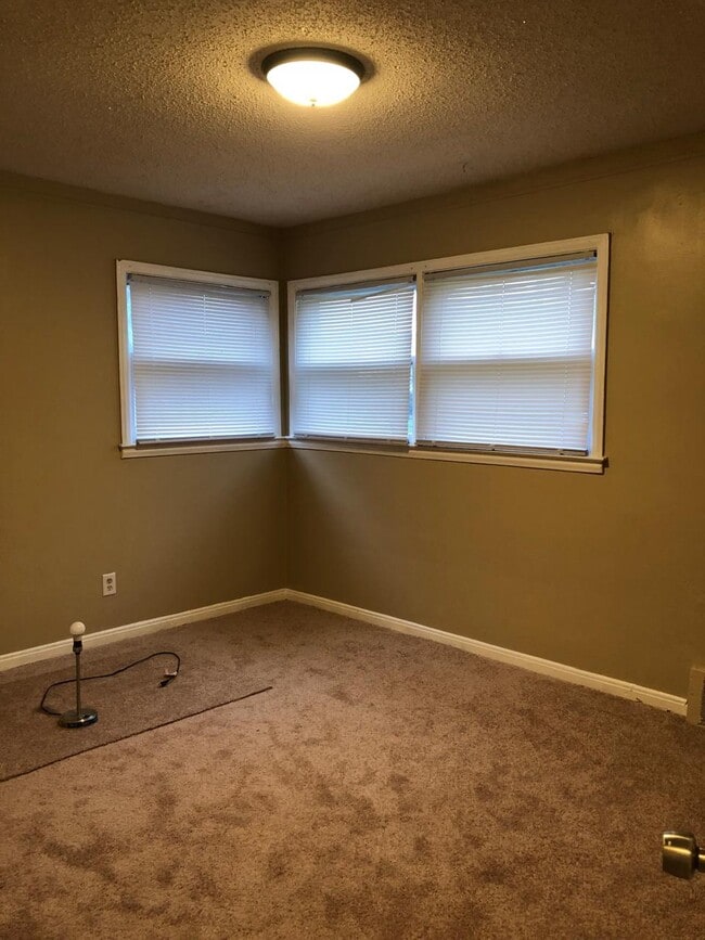 Foto del edificio - 20225 Anglin St