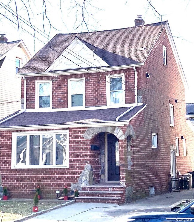 Foto del edificio - 89-26 238th St