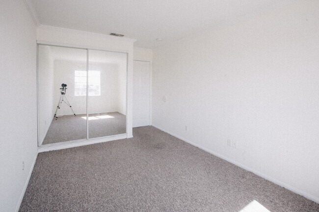 Foto del edificio - 1207 S Serrano Ave