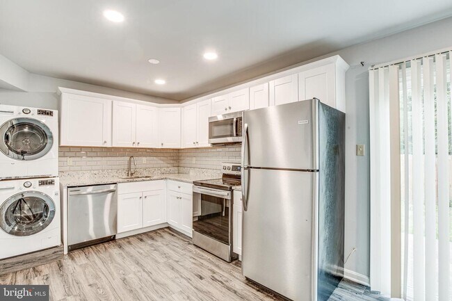Building Photo - 401 Rann Ct