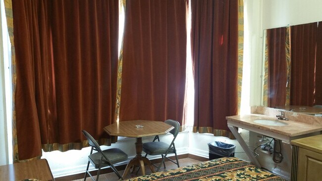 Foto del edificio - Crystal Hotel