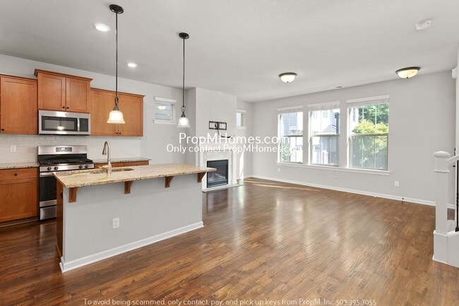 Building Photo - Sleek Three Bedroom Home In NW Portland!