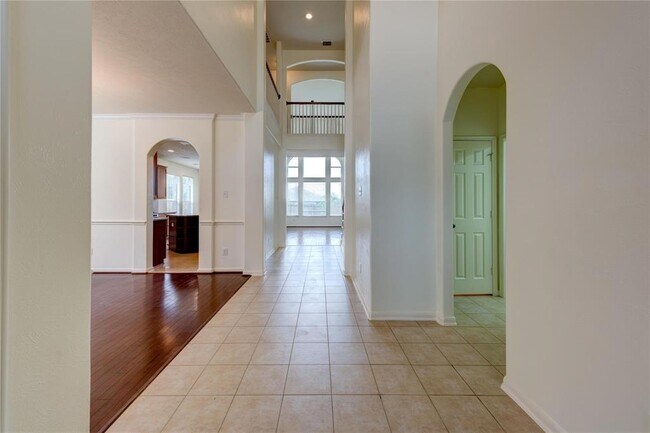 Building Photo - 21410 Sierra Long Dr