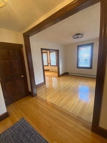 Building Photo - 164 White St