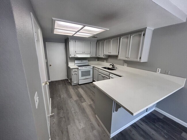 Foto del edificio - 3 Bedroom/3 Bath Tiffany Estates Ripon Ca