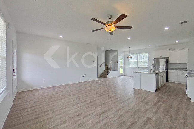 Building Photo - 308 Silver Maple Ln