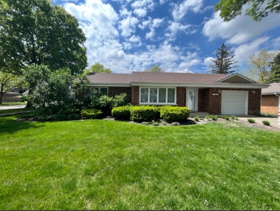 Foto principal - 3840 Howard Ave