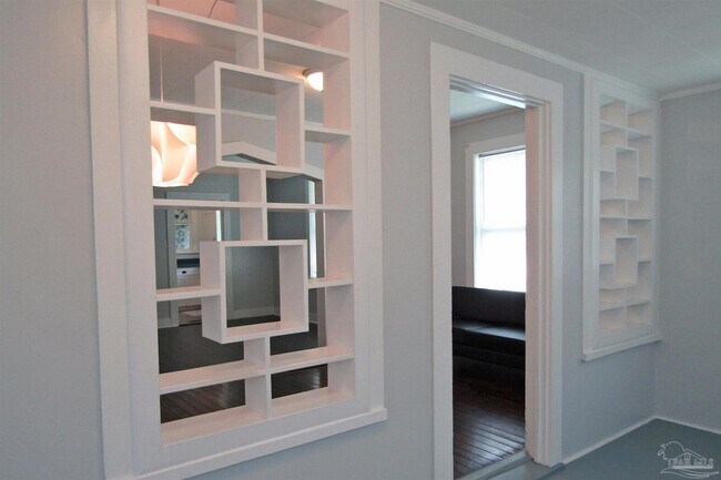 Building Photo - 3003 E Strong St