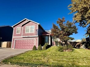 Building Photo - 5225 Deephaven Ct Building Photo - 5225 Deephaven Ct