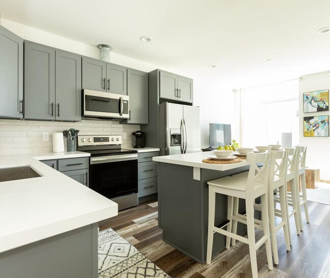 Building Photo - 3026 SW Charlestown St