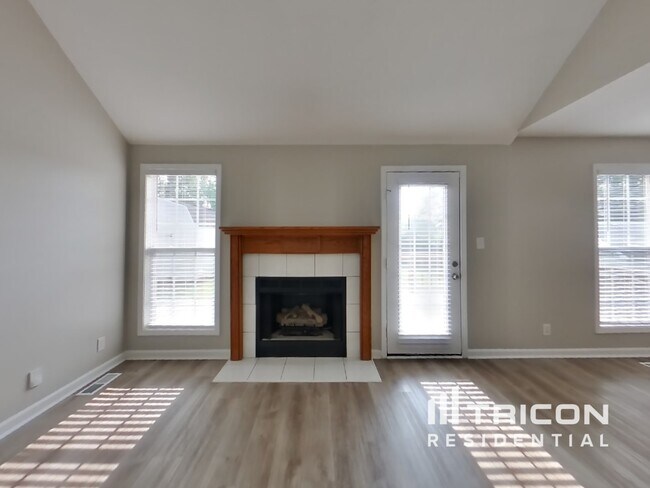 Foto del edificio - 1429 Cedar Springs Cir