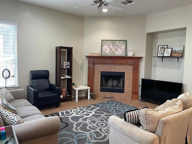 Foto del edificio - 5407 Evans Ave