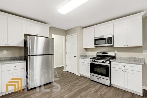 Foto del edificio - 705 Ruby Forrest Ct