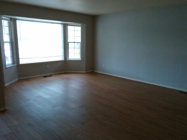 Building Photo - 1807 Rock Ct