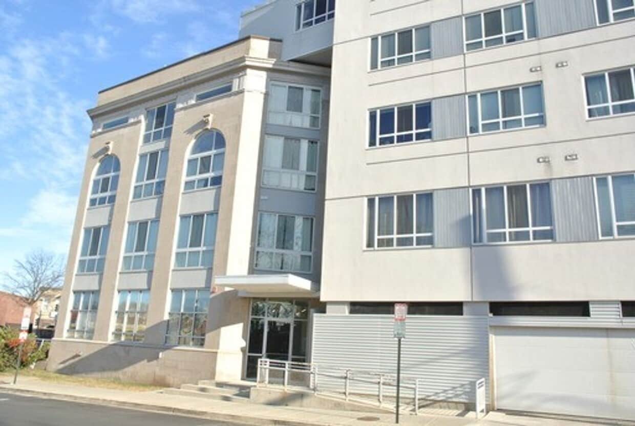 Primary Photo - Modern 1 BR w/ SS appliances at The Lofts ...