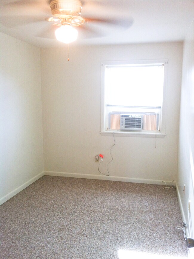 Foto del edificio - 7410 Brockton Rd