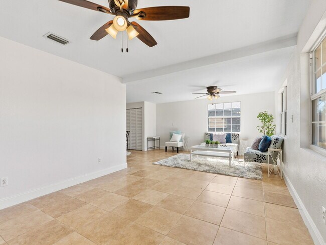 Foto del edificio - 3555 41st St N