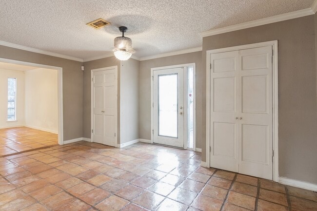 Building Photo - 10815 Cypresswood Dr