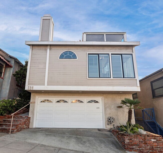 Building Photo - 320 Marine Ave