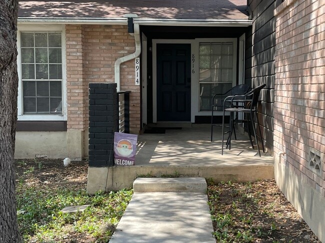 Building Photo - 8916 Hambledon Dr