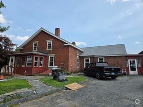 Building Photo - 11 Tiffany St