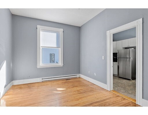 Building Photo - 113 Main St