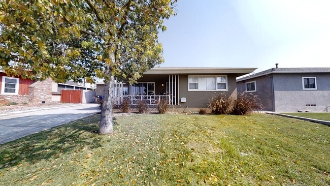 Building Photo - 5602 Dorothy Dr