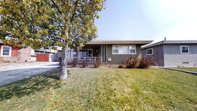 Foto del edificio - 5602 Dorothy Dr