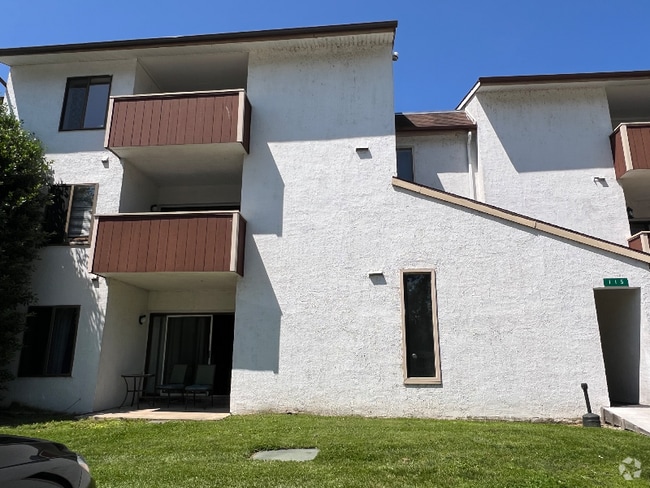 Building Photo - 115 Charlotte Way