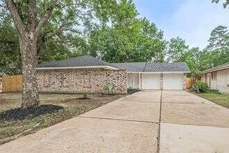 Building Photo - 9003 Chateau Forest Dr