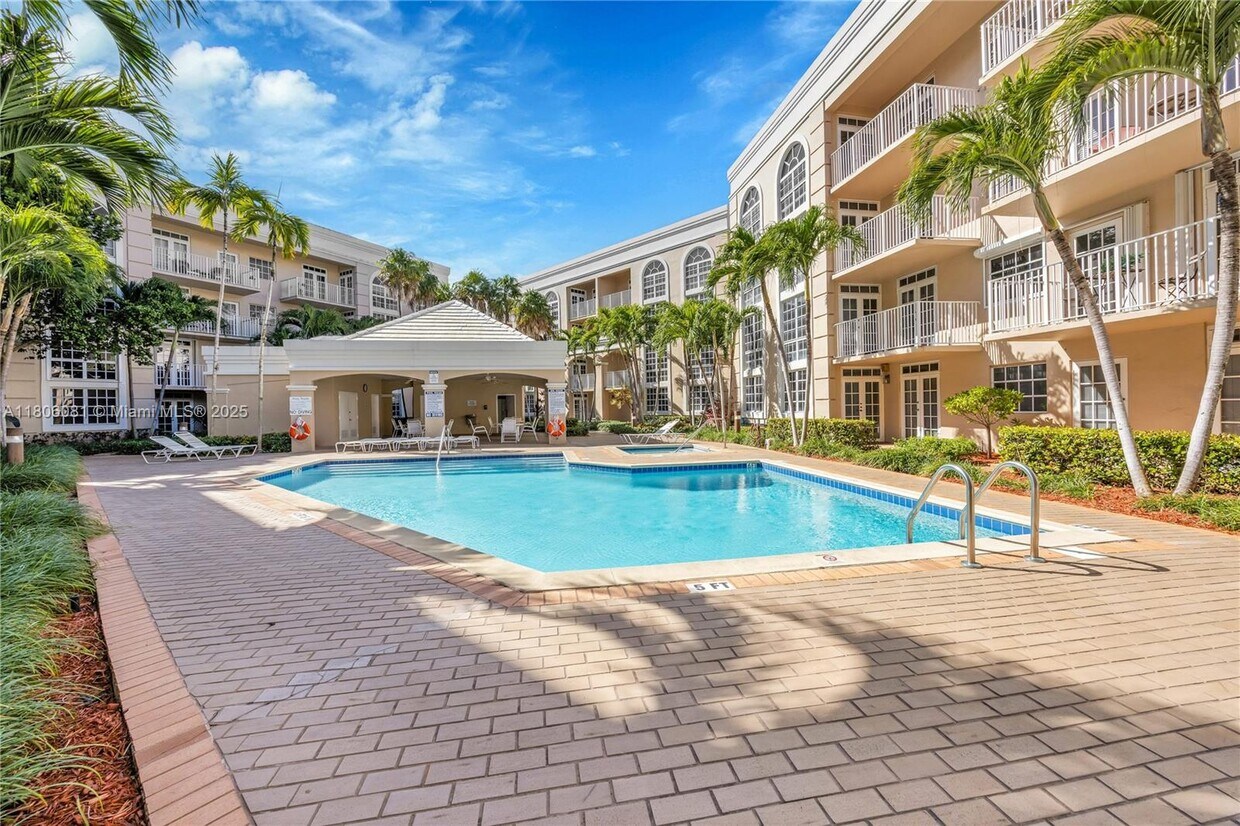 Foto principal - 1280 S Alhambra Cir