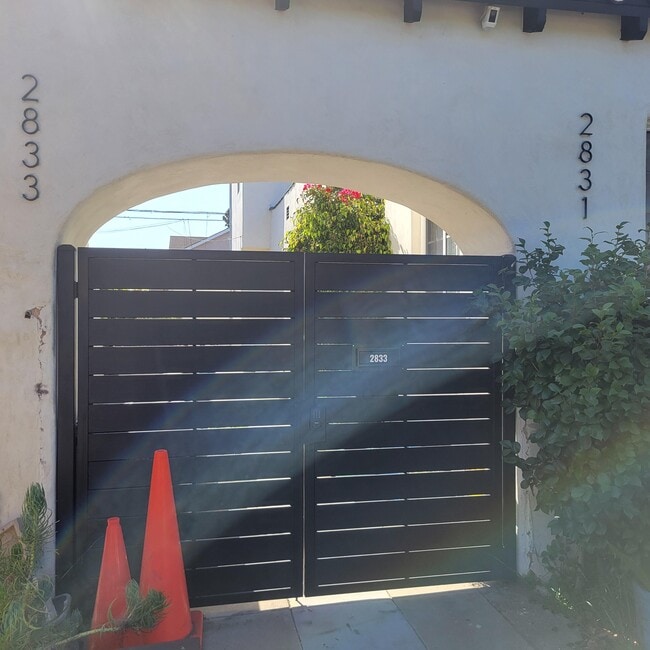 Gated Entry - 2831 S Bedford St