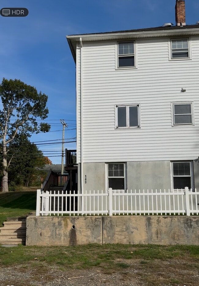 Building Photo - 143 E High St