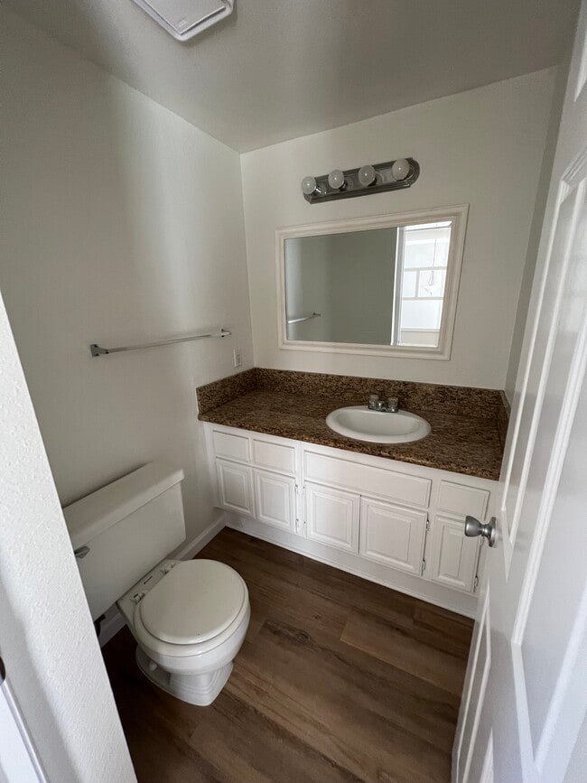powder room - 1517 W Nottingham Ln