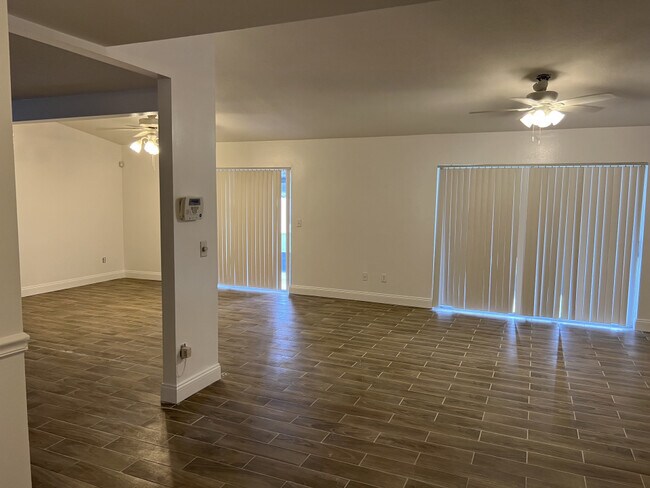 Building Photo - 7826 Clubhouse Estates Dr