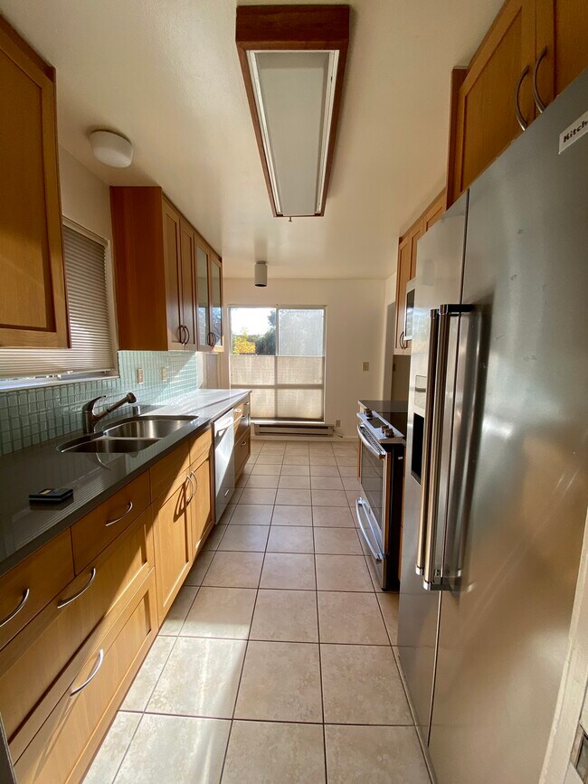 Kitchen - 707 Bryant St