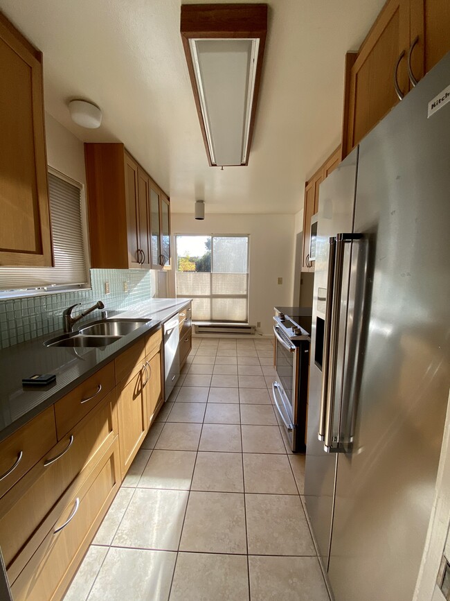 Kitchen - 707 Bryant St