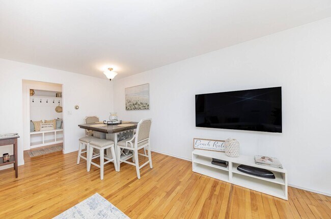 Foto del edificio - 26 Layton Ave