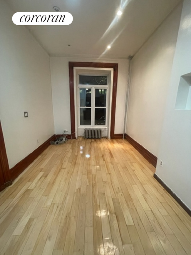 Foto del edificio - 527A Macon St