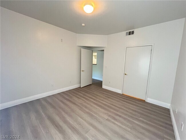 Building Photo - 45 Maleena Mesa St