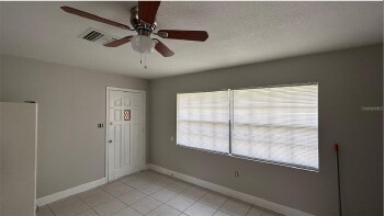 Building Photo - 210 N Lone Oak Dr