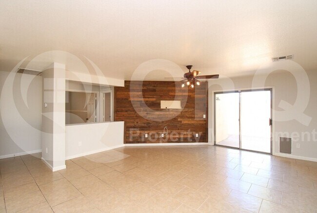 Foto del edificio - 11260 E Quarry Ave
