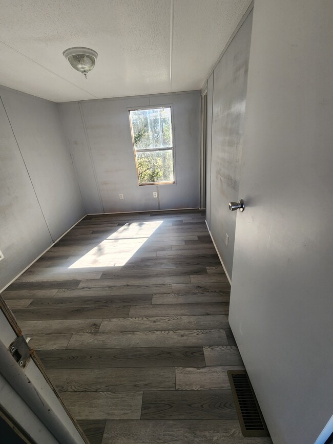 Building Photo - Conway Park