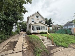 Building Photo - 1467 Beardsley St