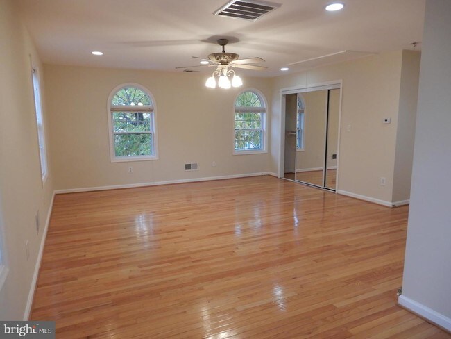 Building Photo - 7006 Cold Spring Ln