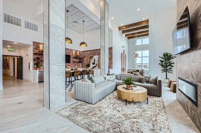 El Club de Artefactos (Representante) - The Artifact Townhomes