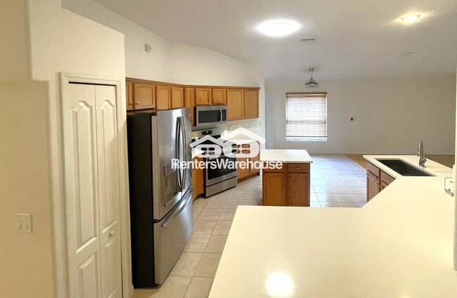 Building Photo - 14950 Hidden Oaks Cir