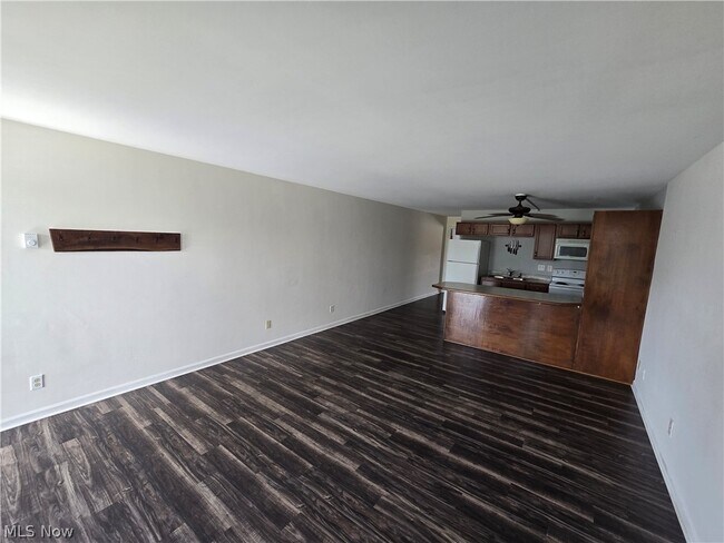 Foto del edificio - 2331 E Market St