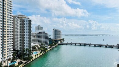 Building Photo - 495 Brickell Ave