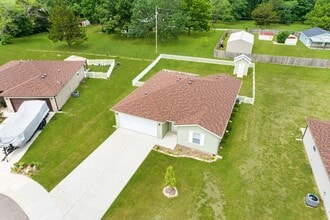 Building Photo - 170 Travis St